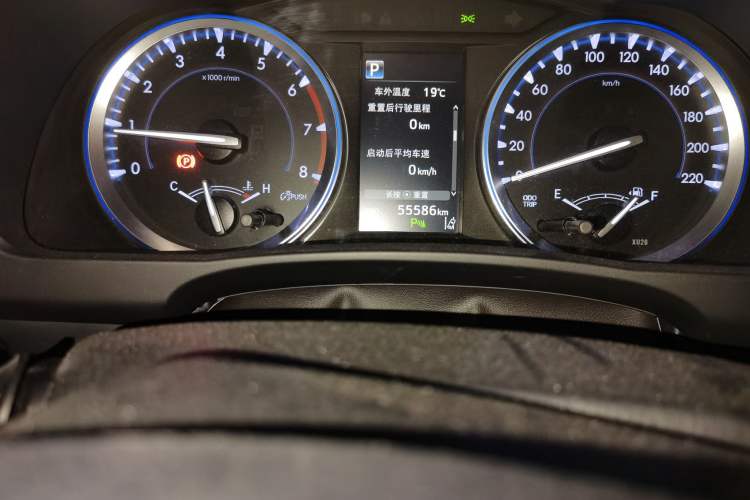 Used Toyota Highlander 2018 2.0T Four-Wheel Drive Luxury Version 7 Seats China VI Standard