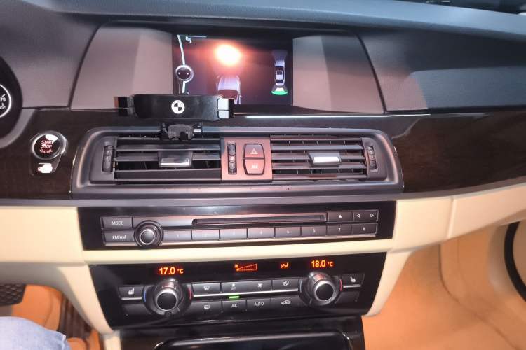 Used BMW 5 Series 2013 525Li Leading Model Audio And AC Panel