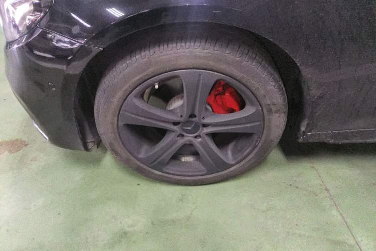 Used Mercedes-Benz E-Class 2020 Facelift E 260 L Sport Edition Left Front Wheel Hub