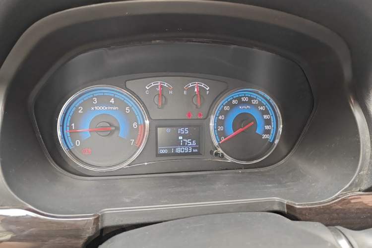 Used Dongfeng Fengon 370 2016 1.5L Manual Luxury Version SFG15-05 7 Seats Instrument Cluster