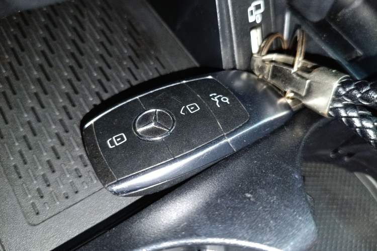 Used Mercedes-Benz C-Class 2020 C 260 L Sport Edition Vehicle Key