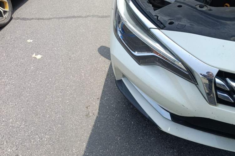 Used Venucia D60 2018 1.6L Manual Smart Connect Elite Edition Right Front Headlight