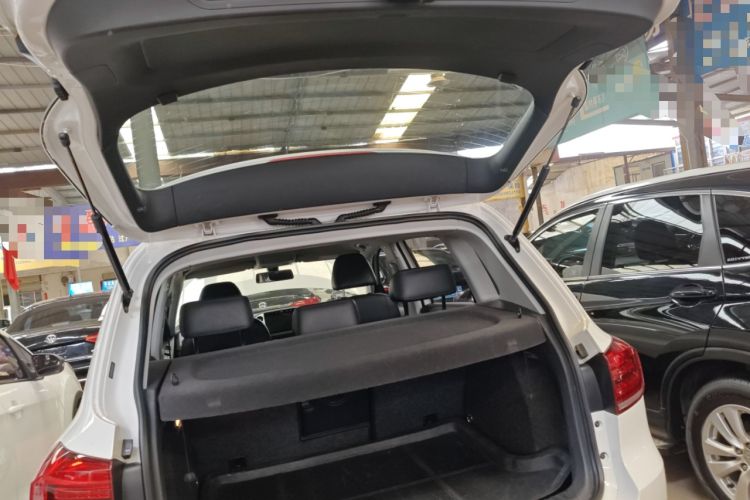 Used Volkswagen Tiguan 2015 1.8TSI Automatic Two-Wheel Drive Comfort Edition Trunk