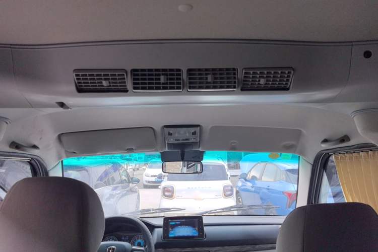 Used Jinbei Hiace X30 2024 1.5L Wealthy-Style Passenger Van 5/6/7 Seater