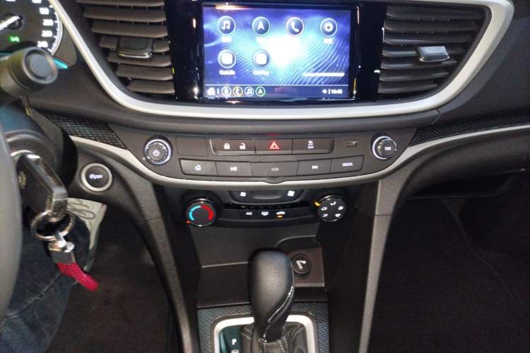 Used Buick GT 2021 Revised Version Flagship 1.5L Automatic Elite Edition Audio And AC Panel