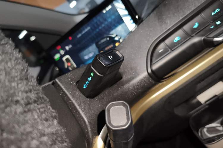 Used Baojun KiWi EV 2022 Artist Lite Edition Ternary Lithium Gear Lever