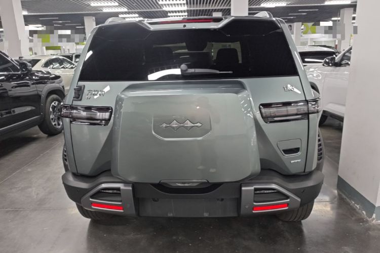 Used Formula Leopard Titanium 3 2025 501 km Range Rear-Wheel Drive Intelligent Driving Max Edition