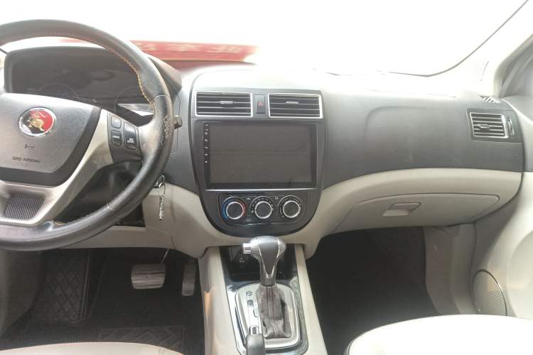 Used FORTHING Joyear XV 2015 1.6L CVT Luxury Model
