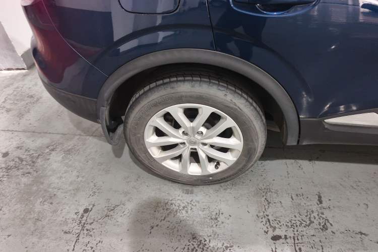 Used Renault Kadjar 2016 2.0L Two-Wheel Drive Leading Edition Exterior 5