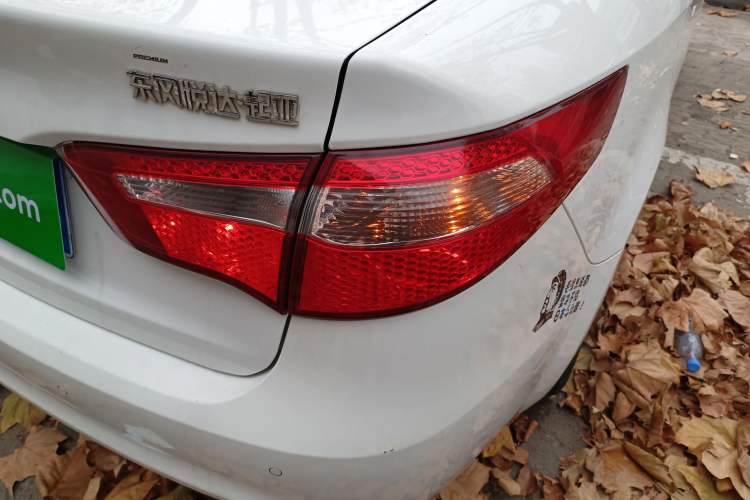 Used Kia K2 2012 Sedan 1.4L MT GLS Commemorative Edition