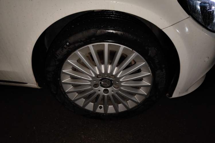 Used Mercedes-Benz C-Class 2015 Facelift C 200 L
