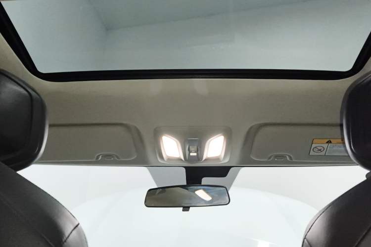 Used Changan UNI-V iDD 2023 ZhiDian iDD 1.5T 113km Smart & Fun Version
