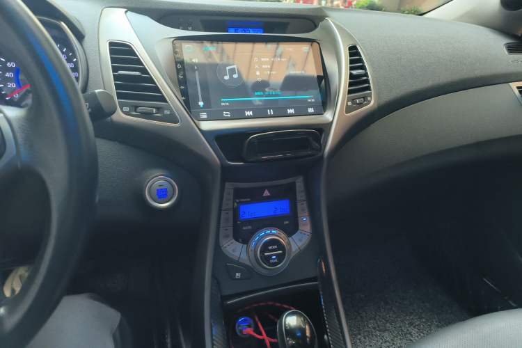 Used Hyundai Elantra (5th Generation / Langdong) 2015 1.6L Automatic Luxury Model Audio And AC Panel