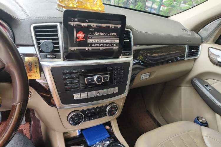 Used Mercedes-Benz GL-Class 2014 GL 350 CDI 4MATIC Audio And AC Panel