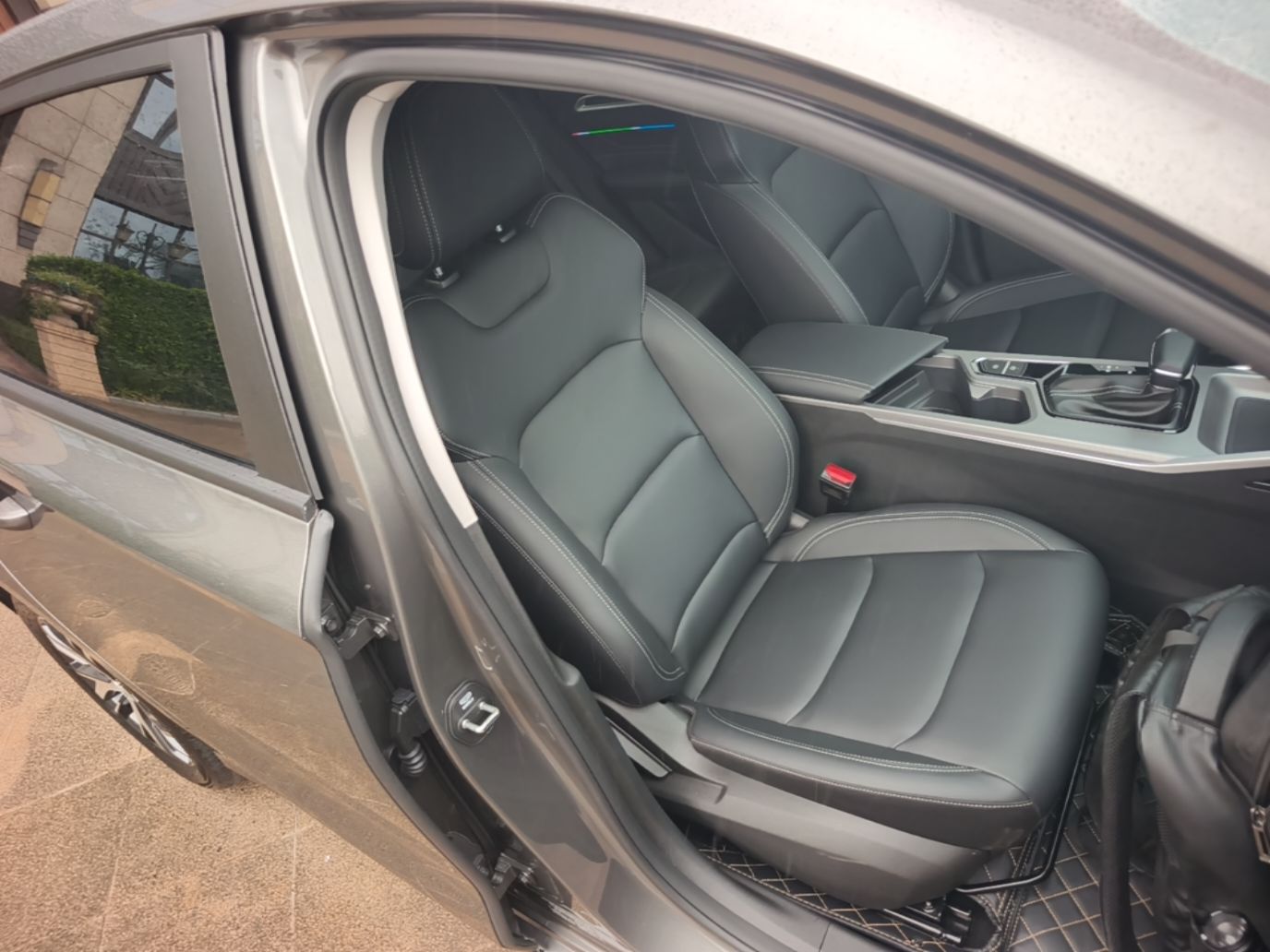 Geely Auto Emgrand 2026 Model 4th Generation 4 Millionth Anniversary Edition 1.5L CVT Overdrive Edition — снимка 19
