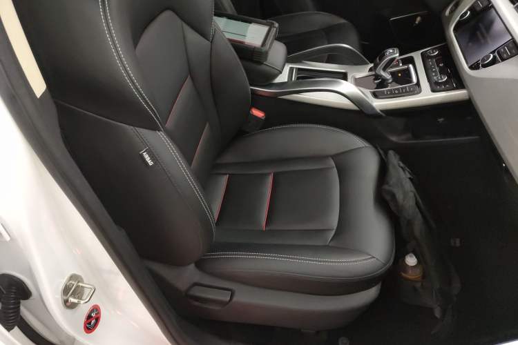 Used Geely Auto Emgrand X7 Sport 2020 1.8TD DCT Two-Wheel Drive Smart Connect 4G-Enabled Version
