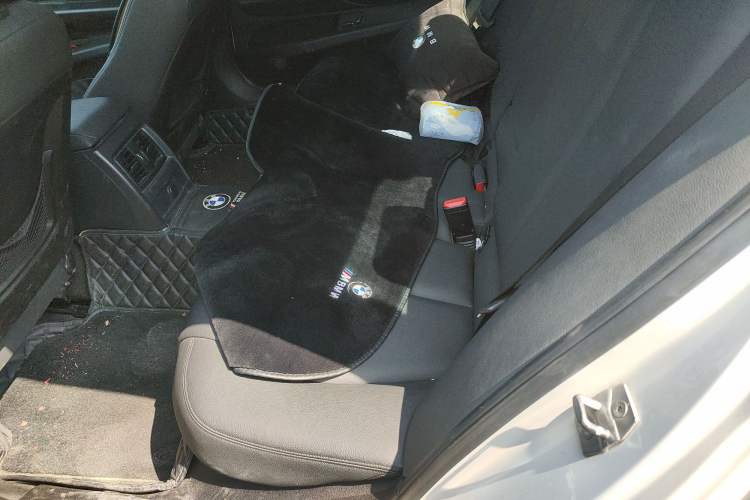 Used BMW 3 Series 2016 320Li Ambition Model
