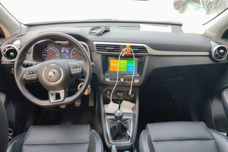 Used MG ZS 2017 1.5L Manual Luxury Edition Center Console