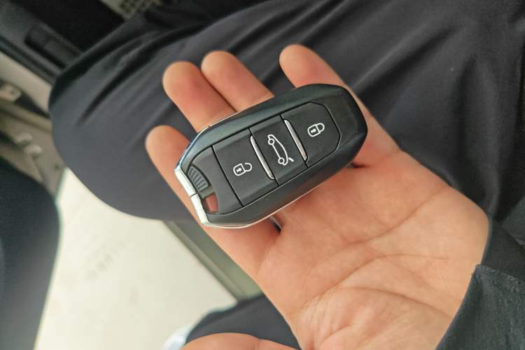 Used Citroen C4L 2014 1.6THP Intelligent Drive Automatic Dynamic Model Interior 1