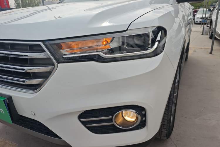 Used Haval H6 2017 Blue Label 2.0T Automatic Two-Wheel Drive Leading Model Left Front Headlight