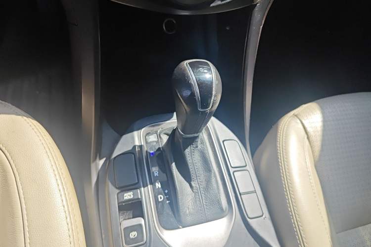 Used Hyundai Santa Fe 2013 2.4L Automatic Two-Wheel Drive Smart Version