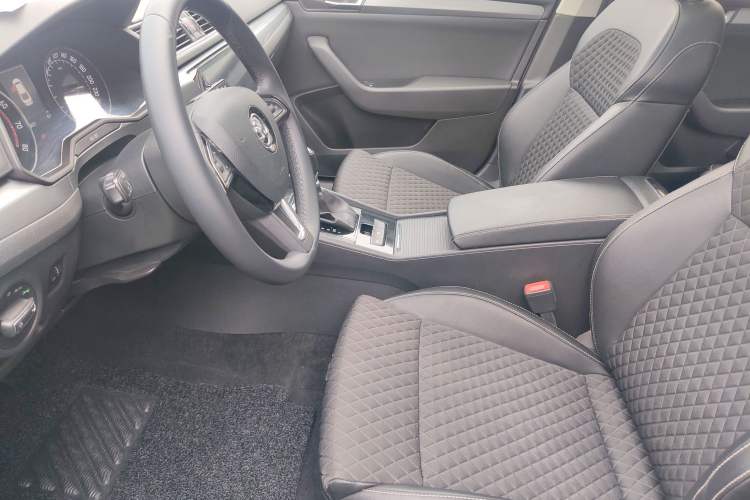 Used Skoda Superb 2016 TSI280 DSG Innovation Edition Left Front Seat