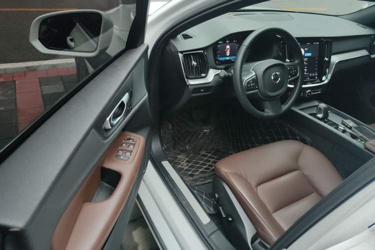 Used Volvo S60 2024 B4 Zhiyi Luxury Edition Driver Seat