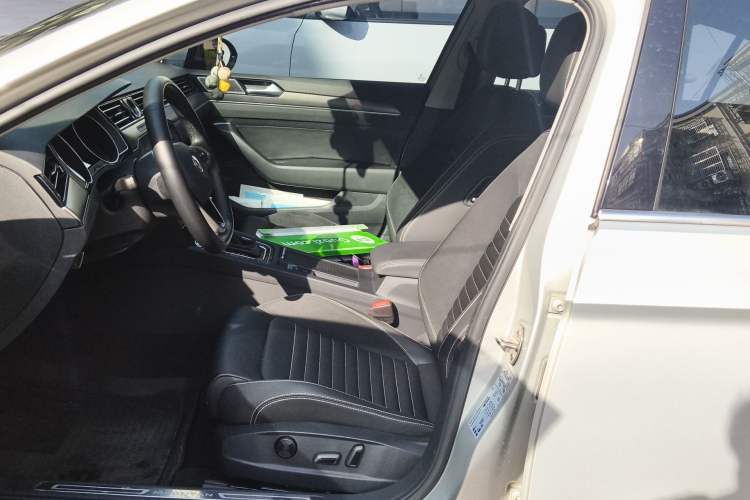 Used Volkswagen Magotan 2020 330TSI DSG Leading Model
