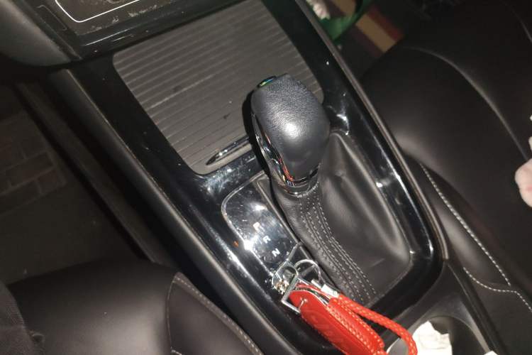 Used Roewe i5 2020 1.5L Automatic 4G Connect Luxury Flagship Edition
