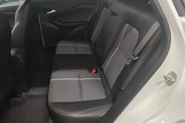 Used Chevrolet Trax 2019 Redline 325T Automatic Fun Edition China VI Standard Left Rear Seat