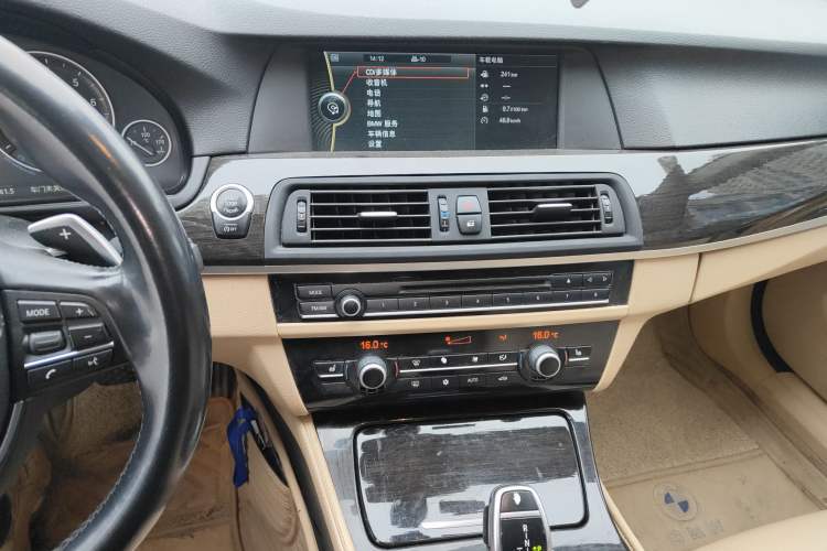 Used BMW 5 Series 2012 535Li Leading Model
