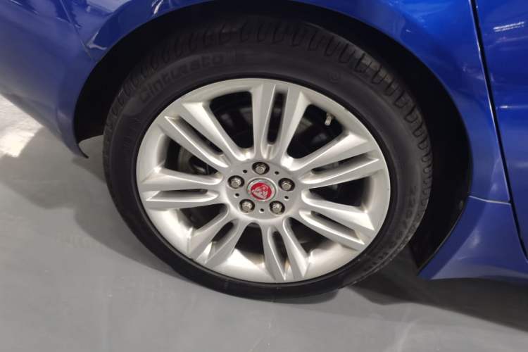 Used Jaguar XEL 2019 2.0T 200 PS Deluxe Edition
