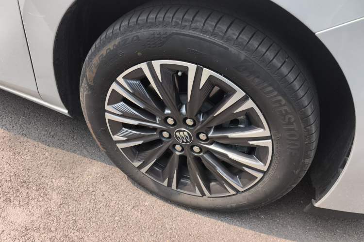 Used Buick GL8 2025 Lu Zun Smart Enjoyment Edition Right Front Wheel Hub