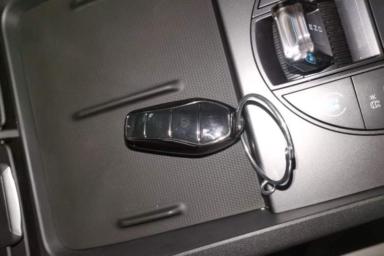 Used BYD Seal 06 New Energy 2024 DM-i 80KM Luxury Model Interior 1