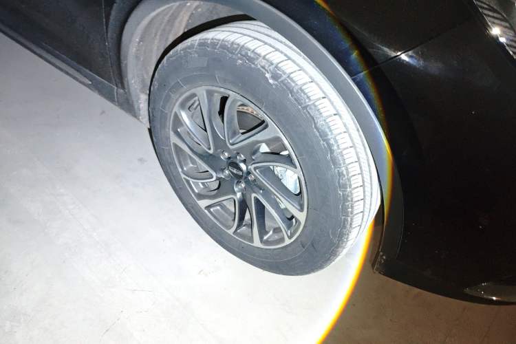 Used Lincoln Corsair 2022 2.0T Two-Wheel Drive Deluxe Edition Right Front Wheel Hub