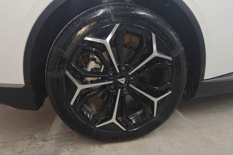 Used Deepal L07 2025 230 Ultra Qiankun Intelligent Driving ADS SE Range-Extended Version