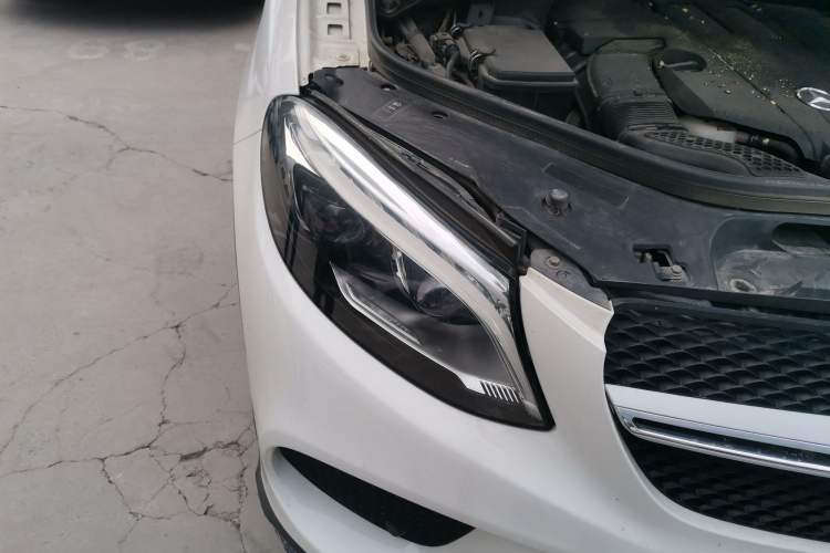 Used Mercedes-Benz GLE Coupe 2018 GLE 400 4MATIC Coupe SUV Right Front Headlight