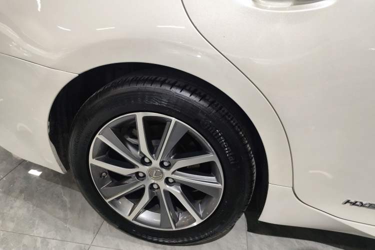 Used Lexus ES 2015 300h Comfort Edition
