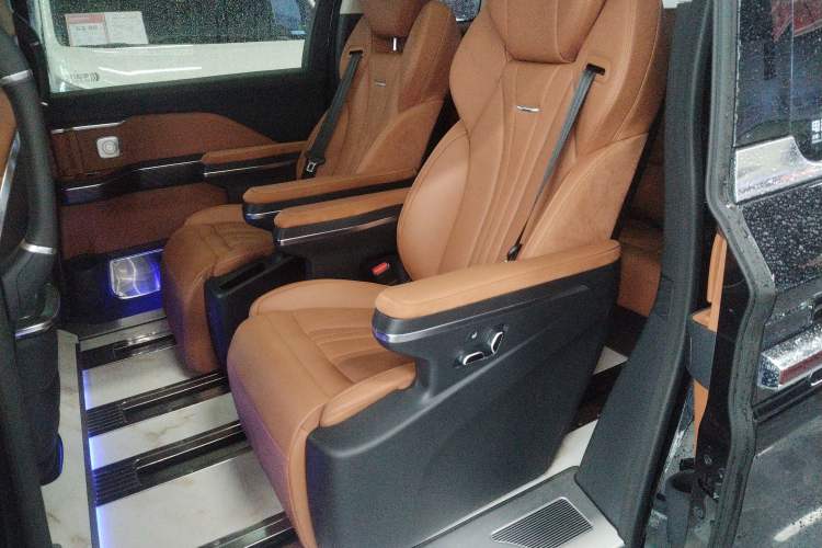 Used Hongqi HQ9 2024 2.0T Business Edition