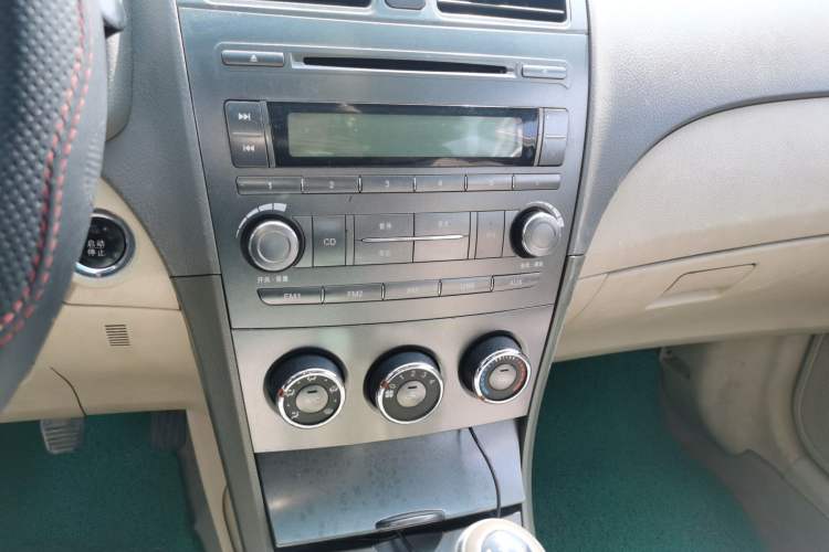 Used BYD L3 2012 1.5L Manual Comfort Edition Audio And AC Panel