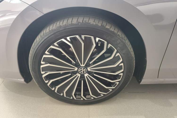 Used Volkswagen Passat 2025 Pro 380TSI Dragon Supreme Edition