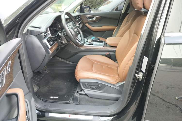 Used Audi Q7 2023 45 TFSI quattro S line Sport model