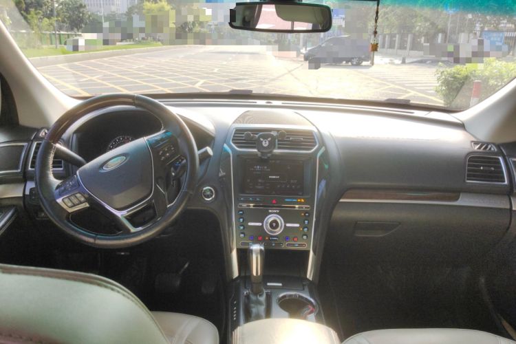 Used Ford Explorer 2017 3.5T Platinum Edition
