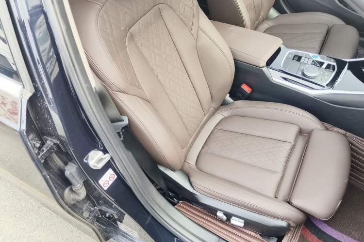 Used BMW i3 2022 eDrive 35 L
