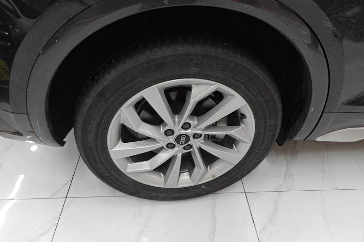 Used Audi Q5L 2023 40T Luxury Elegant Model Exterior 8