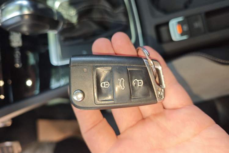 Used Volkswagen Golf 2016 1.4TSI Automatic R-Line