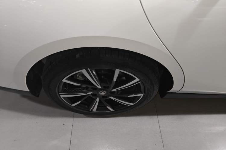 Used CHANGAN Eado DD 2023 Blue Whale NE 1.5T GDI DCT Navigation Model Exterior 2