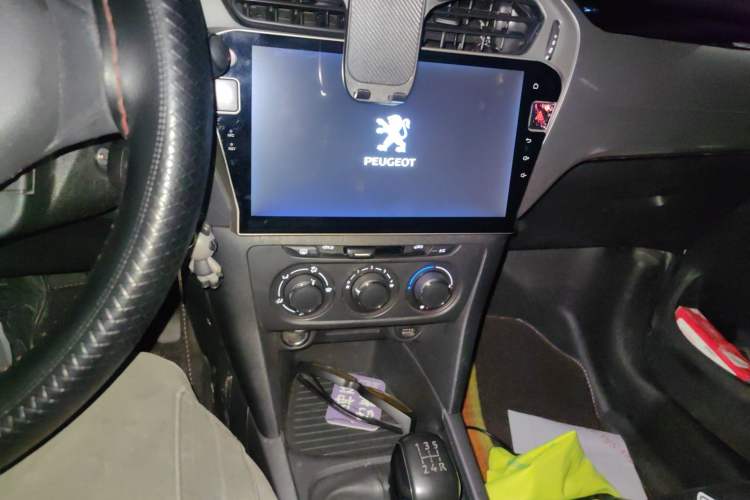 Used Peugeot 301 2018 1.6L Manual Comfort Edition Audio And AC Panel