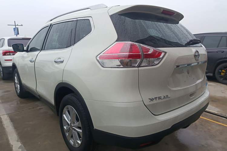 Used Nissan X-Trail 2015 2.0L CVT Comfort MAX Edition 2WD
