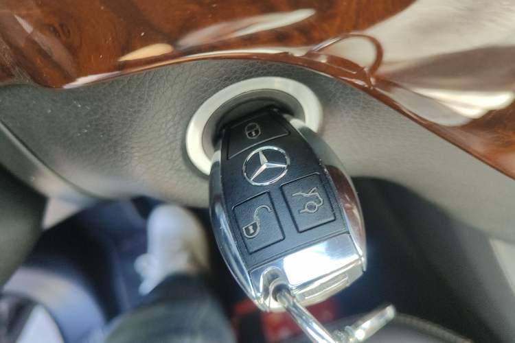 Used Mercedes-Benz M-Class 2014 ML 400 4MATIC Dynamic Model